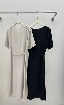 Rudens pradžioje naujas elegantiškas temperamentas grynos spalvos nėrinių-up šilko trumpas rankovės paprastas apvalus kaklas vidutinio ilgio suknelė